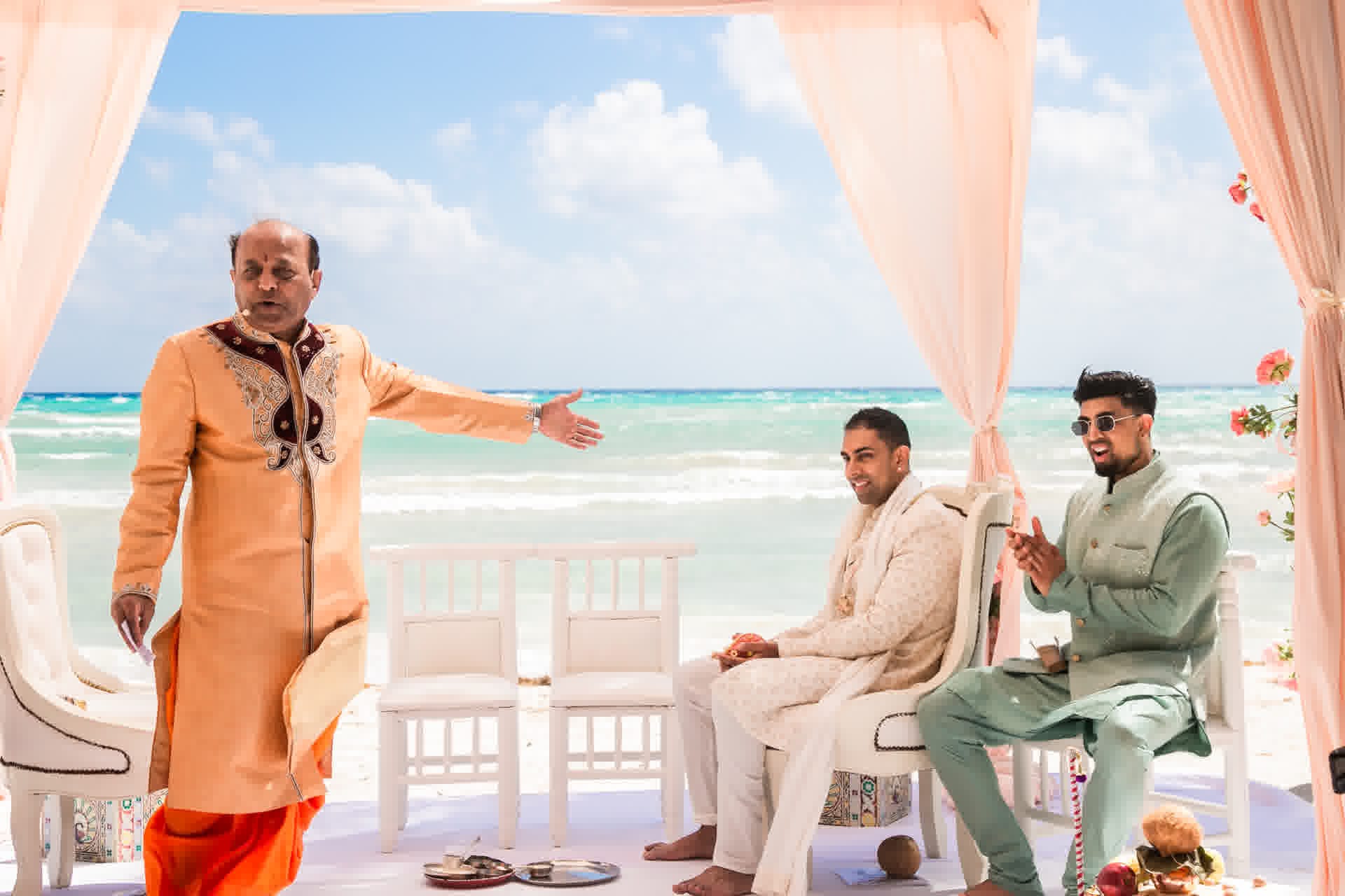 Hindu wedding ceremony photographed by Xavier Bau Weddings in Cancun