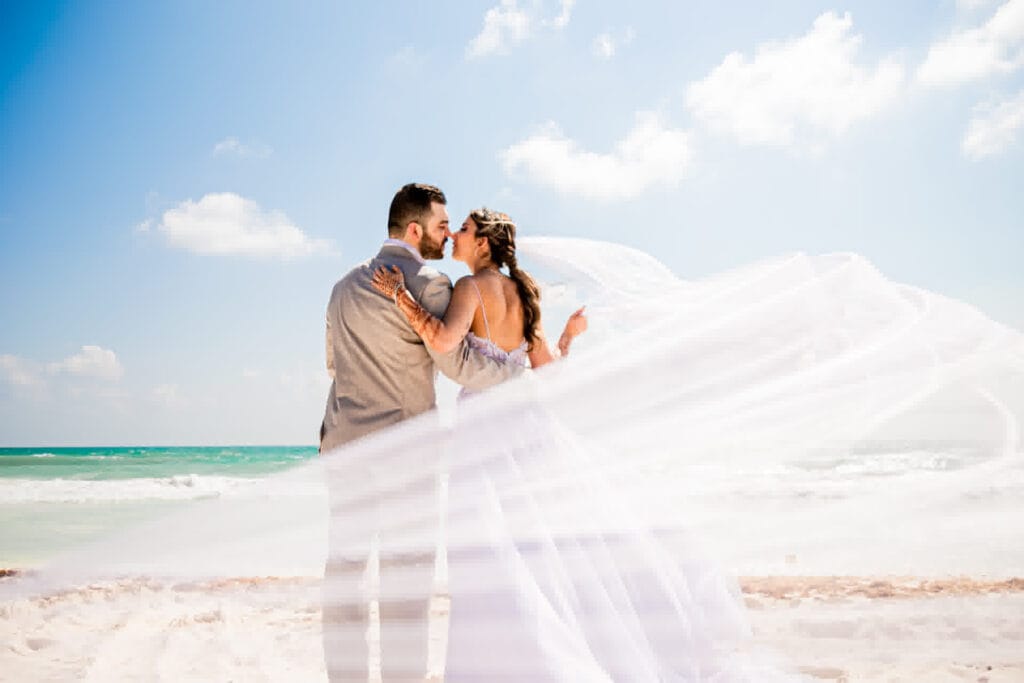 Wedding photography: traditional featured portfolio by Xavier Bau Weddings