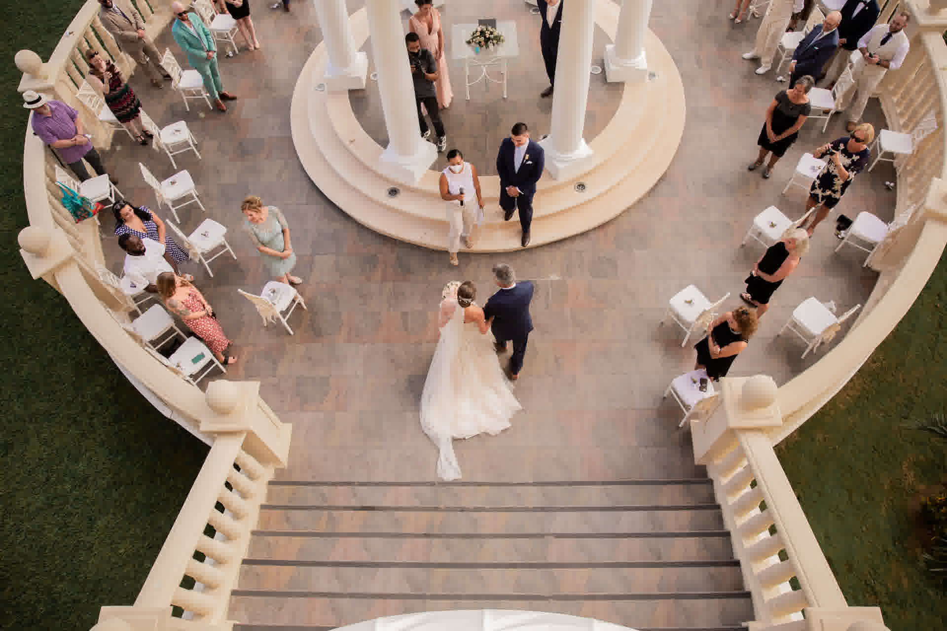 Wedding photography: ceremony at a Cancun wedding by Xavier Bau