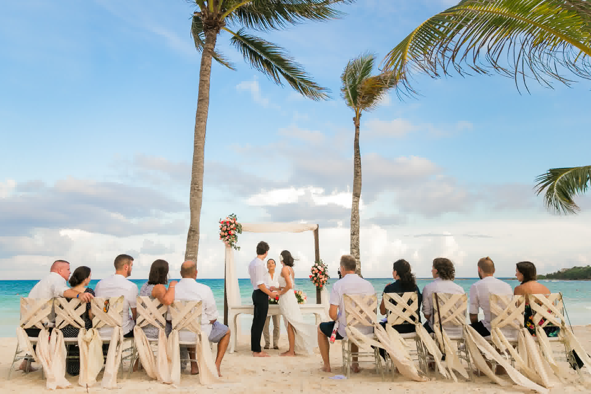 Wedding photography: ceremony at a Cancun wedding by Xavier Bau