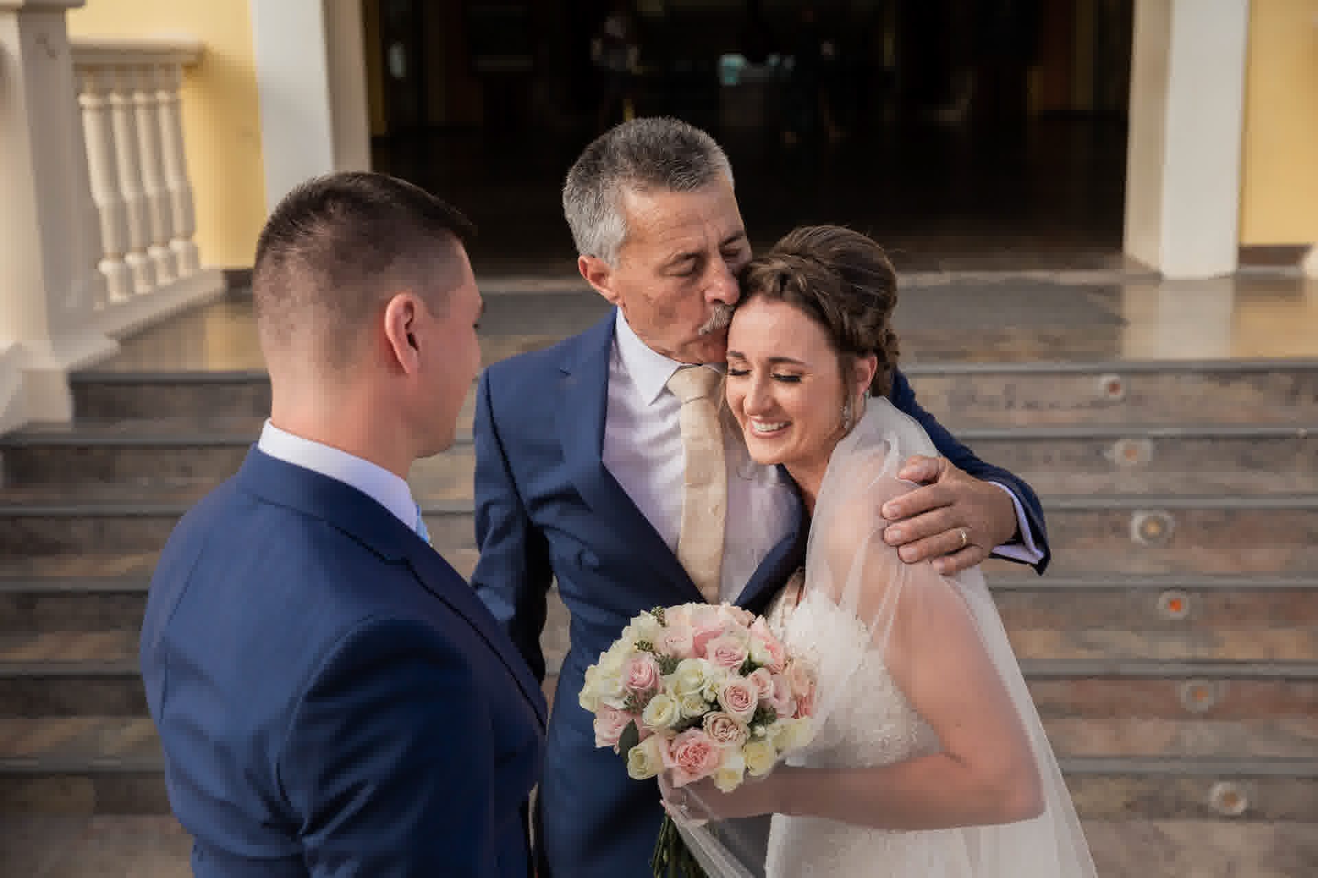 Wedding photography: ceremony at a Cancun wedding by Xavier Bau