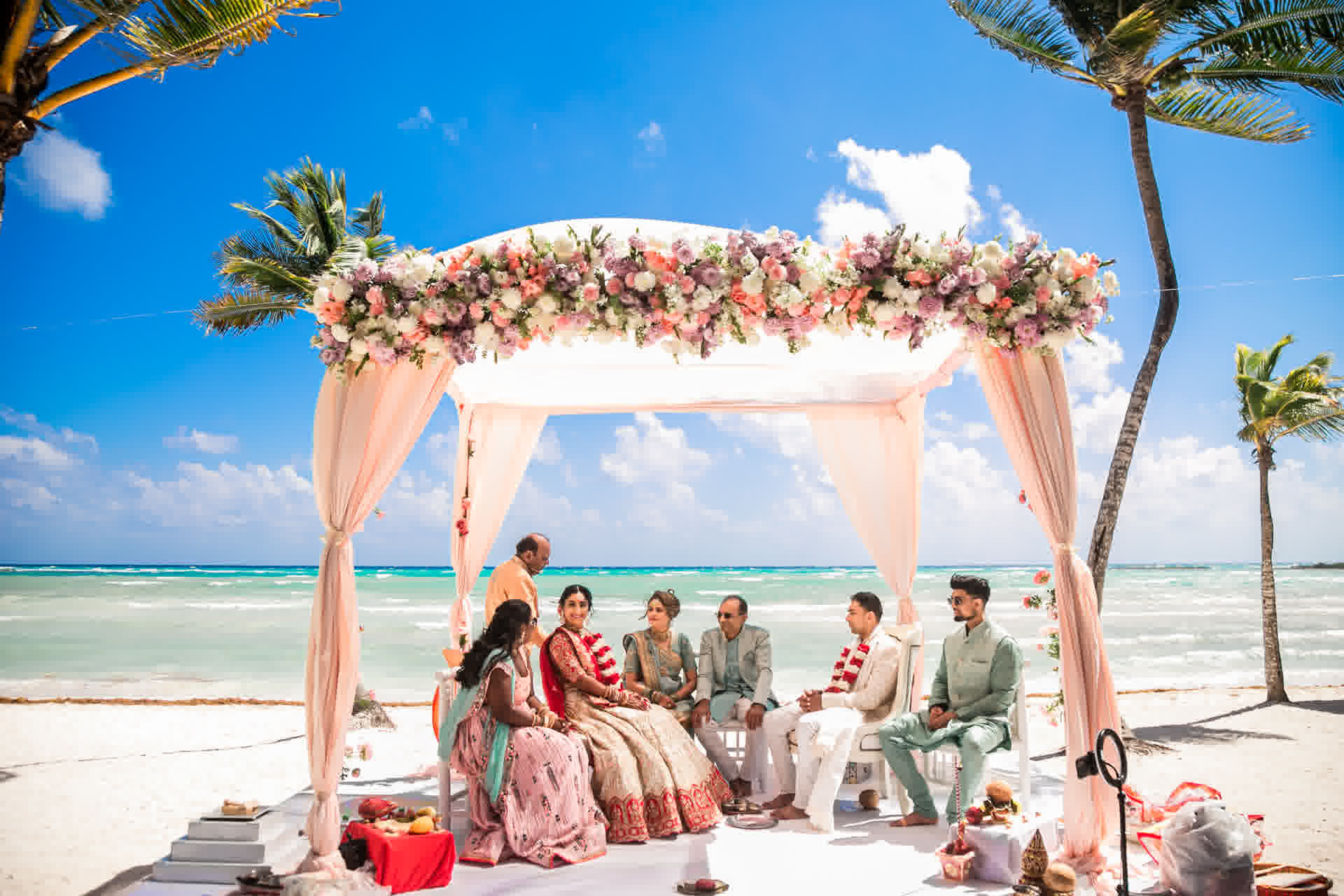 Wedding photography: hindu ceremony at a Cancun wedding by Xavier Bau