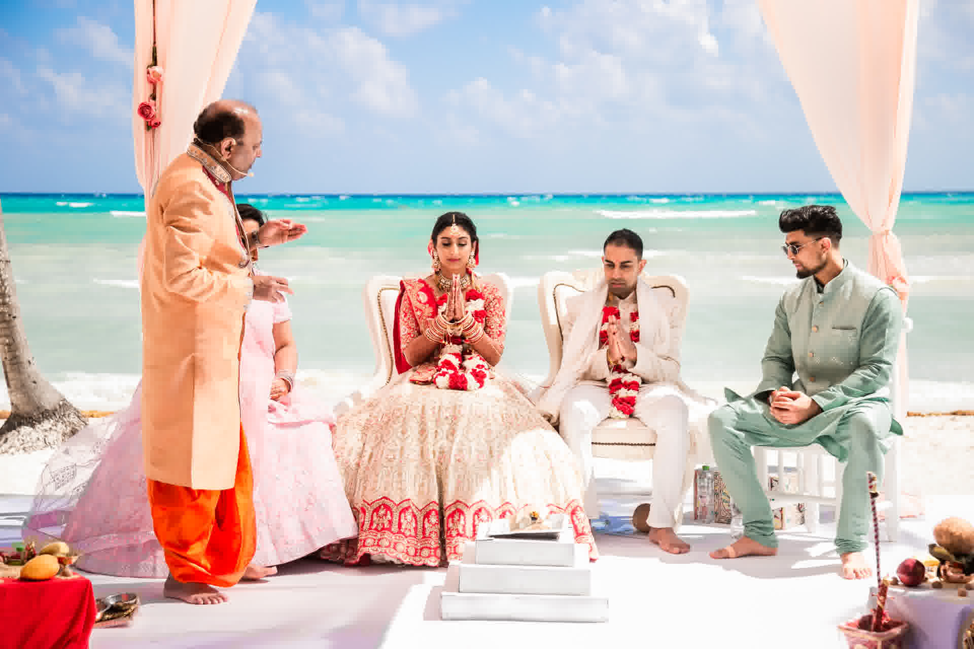 Wedding photography: hindu ceremony at a Cancun wedding by Xavier Bau