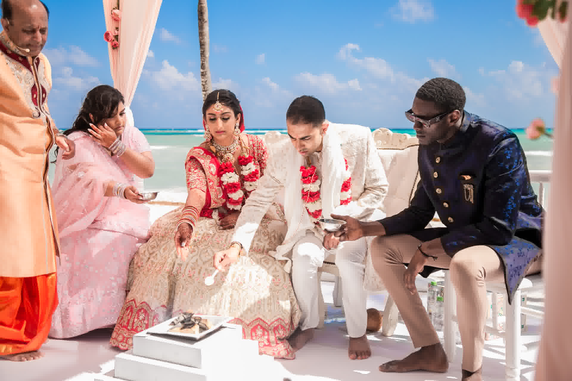 Wedding photography: hindu ceremony at a Cancun wedding by Xavier Bau