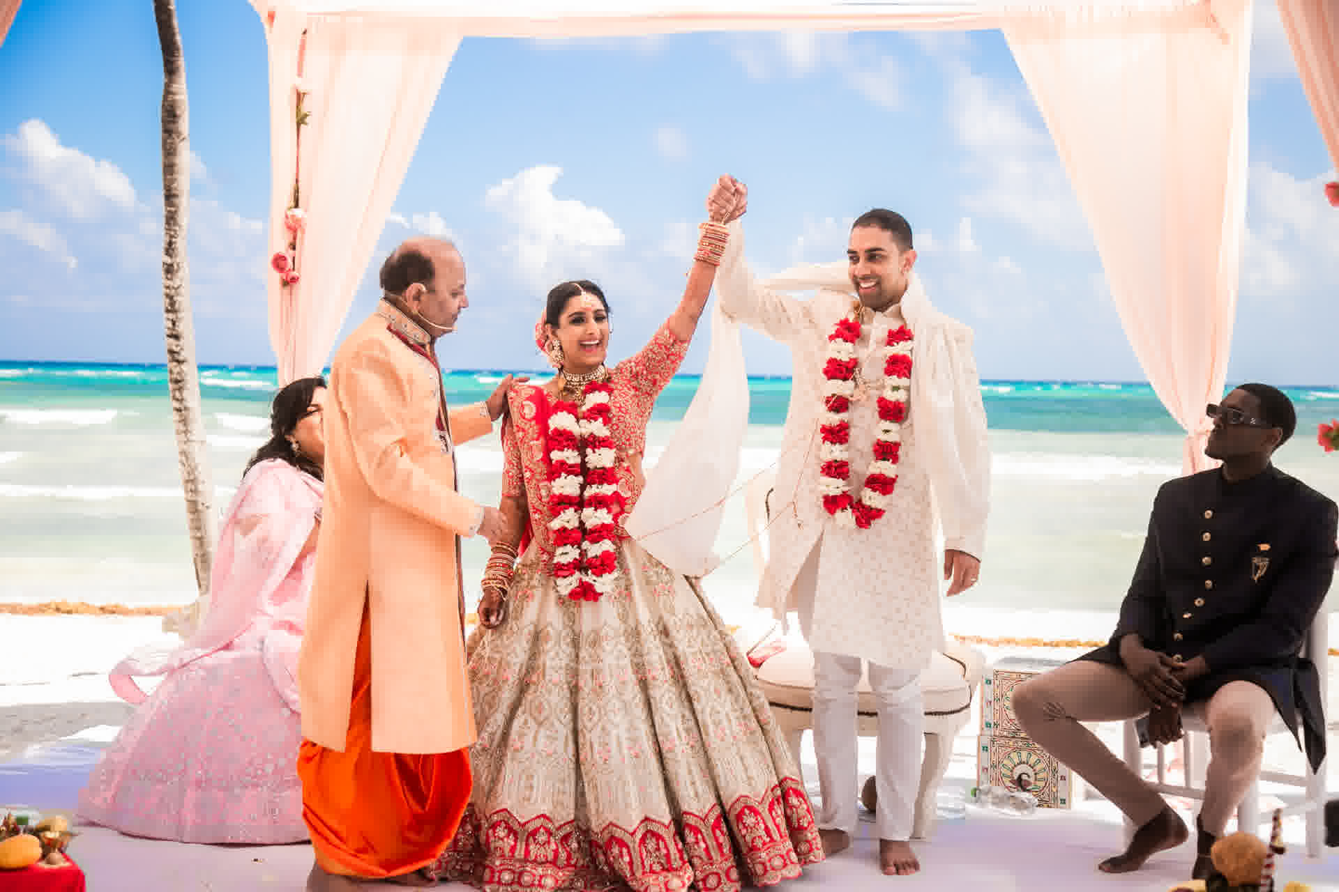 Wedding photography: hindu ceremony at a Cancun wedding by Xavier Bau
