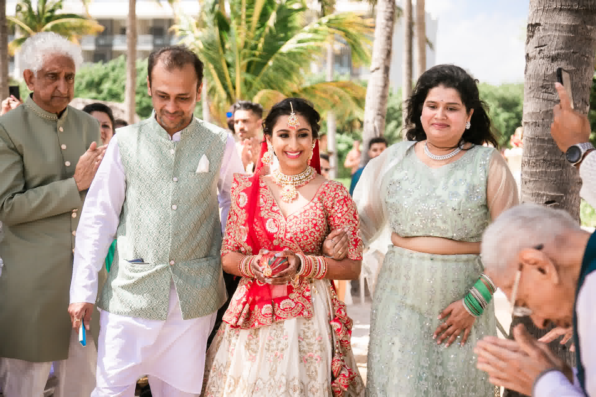 Wedding photography: hindu ceremony at a Cancun wedding by Xavier Bau