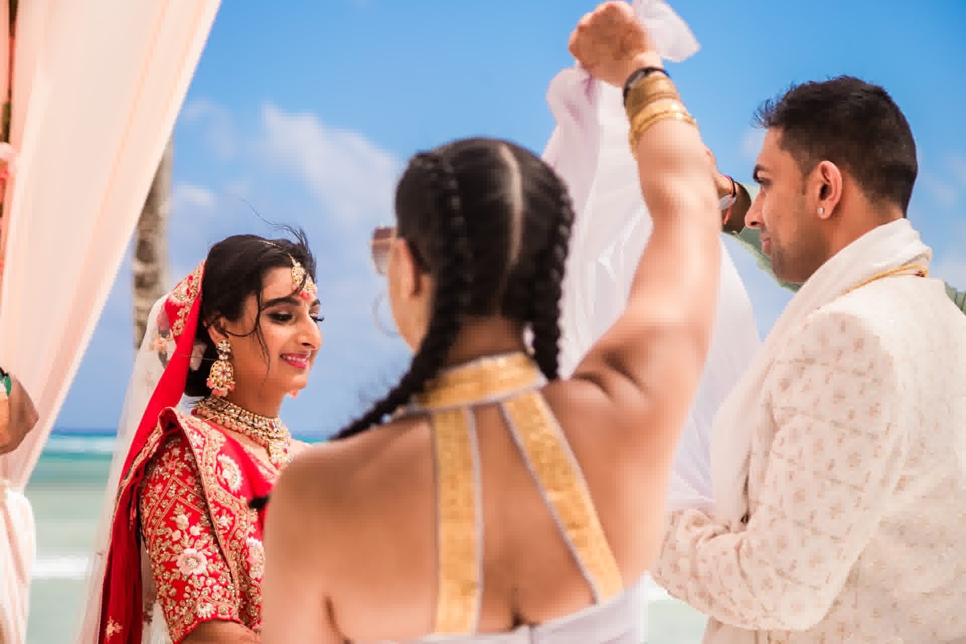 Wedding photography: hindu ceremony at a Cancun wedding by Xavier Bau