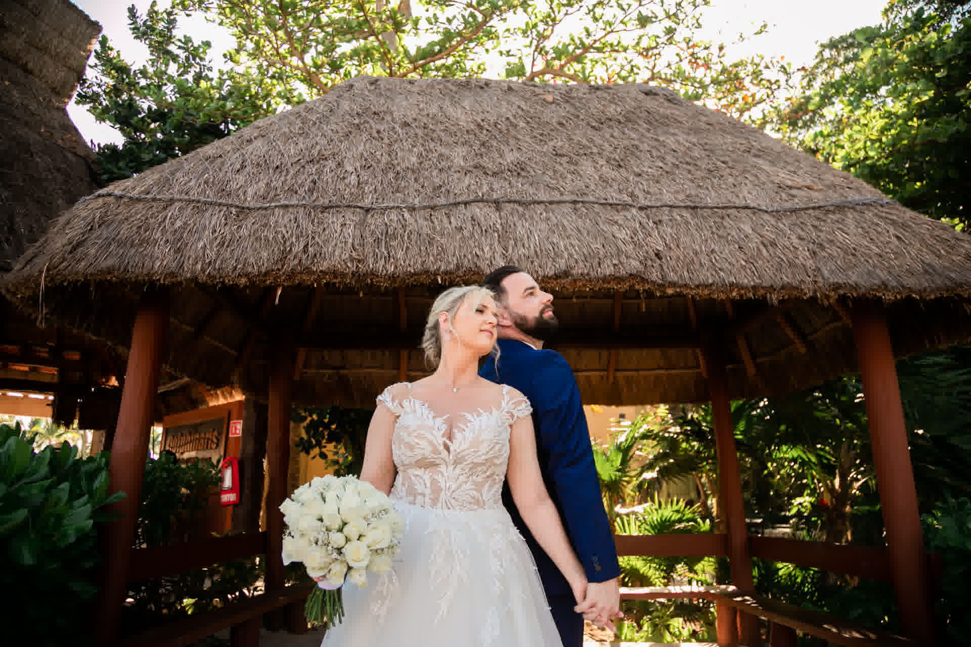 Wedding photography: traditional couple portraits at a Cancun wedding by Xavier Bau