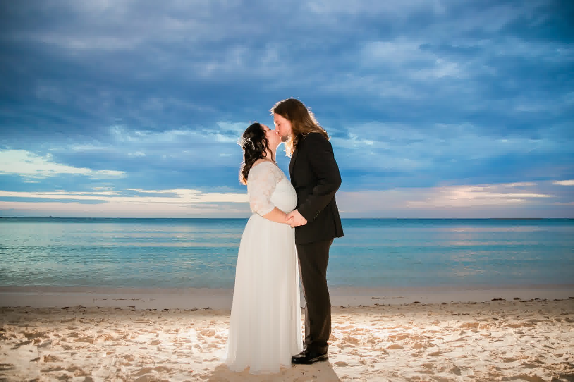 Wedding photography: traditional couple portraits at a Cancun wedding by Xavier Bau